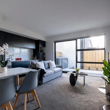 Luxury 2 Bed Townhome In Cbd